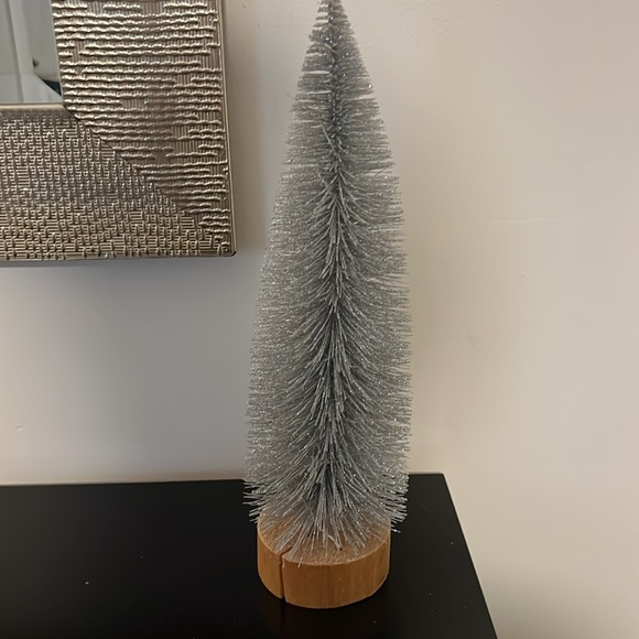 Light Up Christmas Tree - Picture 7 of 7